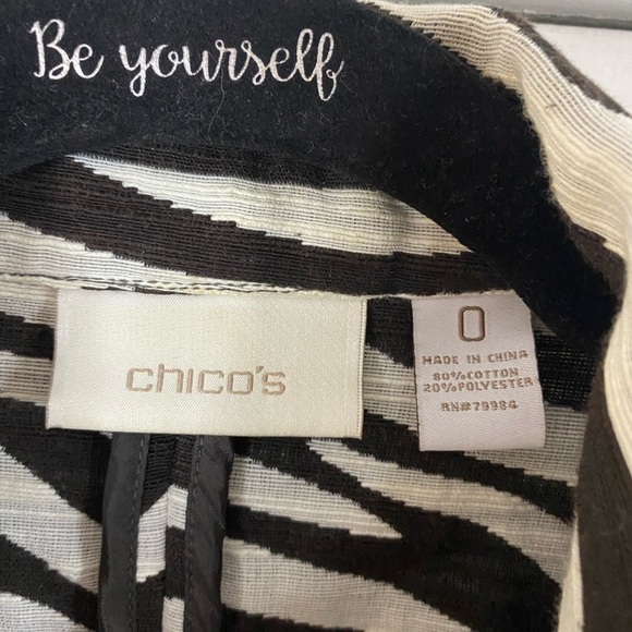 Chico's Black & White Zebra Print Blazer Hook & Eye Closure Chico’s Size 0 - Picture 3 of 9